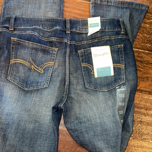 Wrangler Ladies Mid Rise AH Wash Denim Bootcut Jeans 09MWZAH Sz 15/32 - Picture 2 of 2